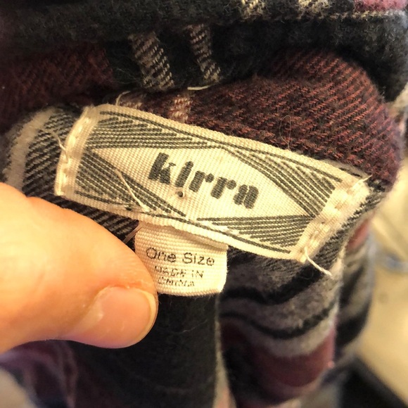 Kiara maroon and black flannel - Picture 4 of 5